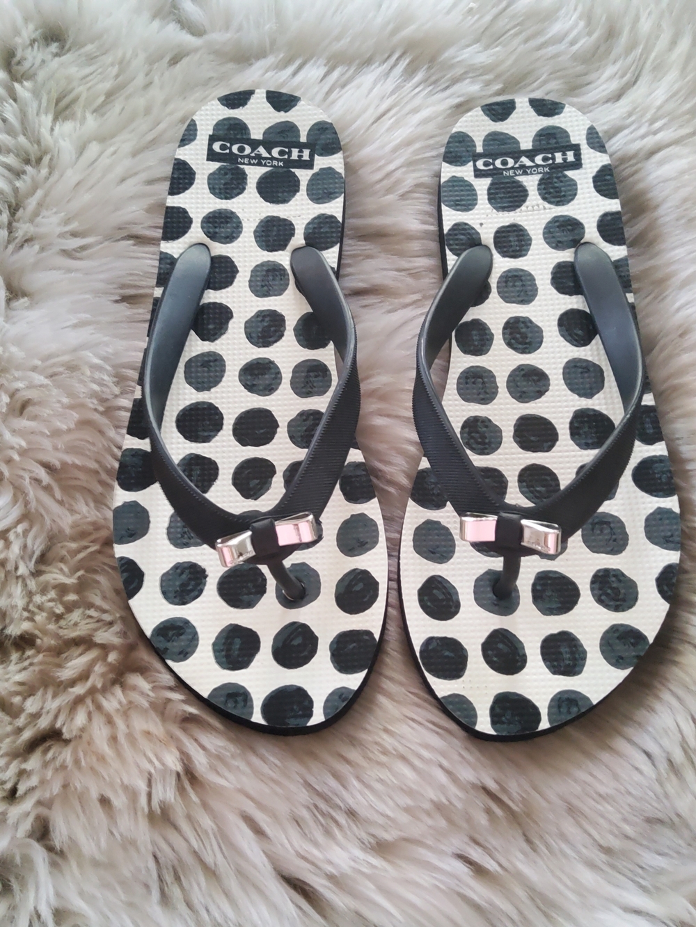Coach Alessa Sandals Flip Flops Size 7/8 VGUC